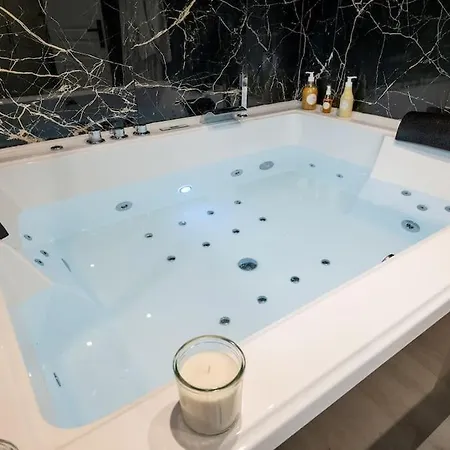 * Jacuzzi * Aubie-et-Espessas