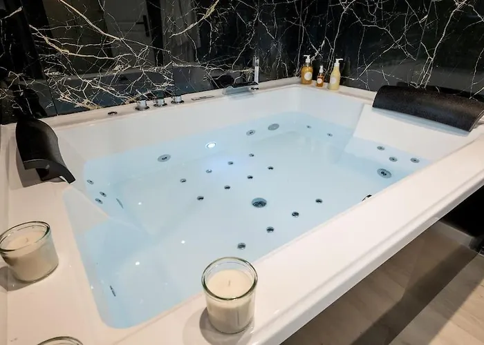 * Jacuzzi * Aubie-et-Espessas