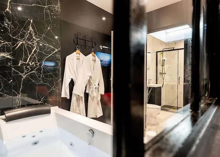 דירה * Jacuzzi * *