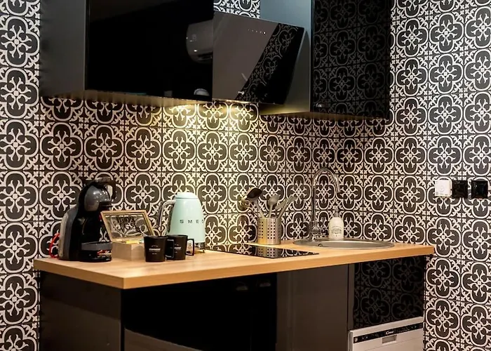 * Jacuzzi * דירה