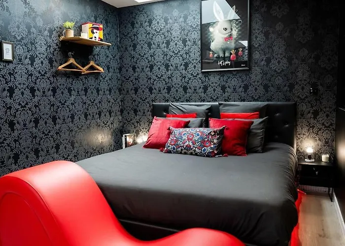 * Jacuzzi * דירה *