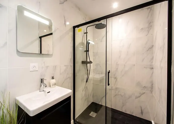 * Jacuzzi * * Aubie-et-Espessas