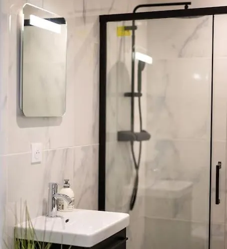 * Jacuzzi * * Aubie-et-Espessas